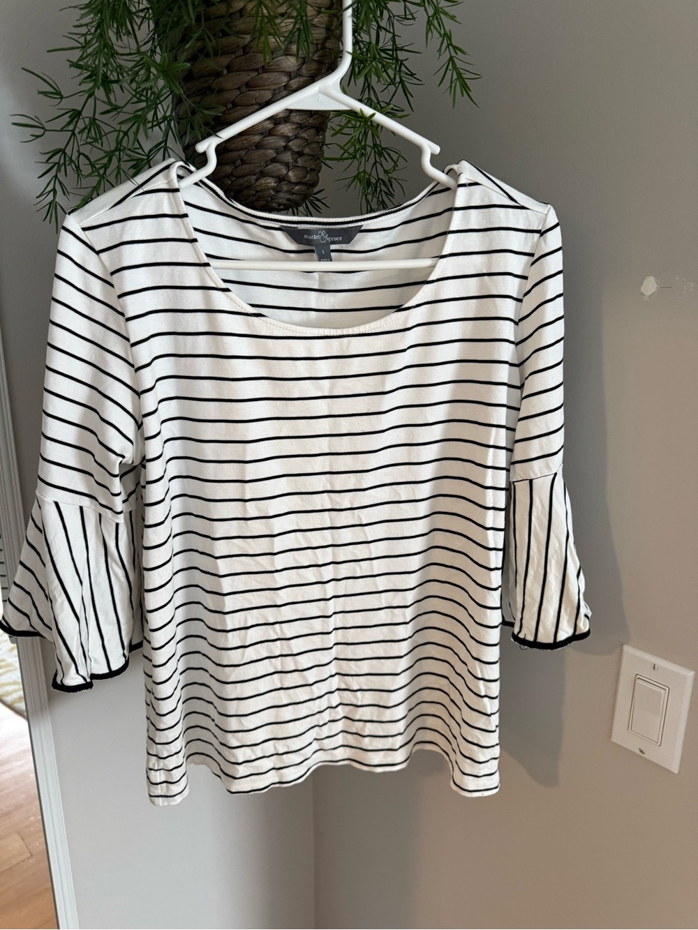 Market & Spruce Women’s White Black Striped Ruffle Sleeve Tee